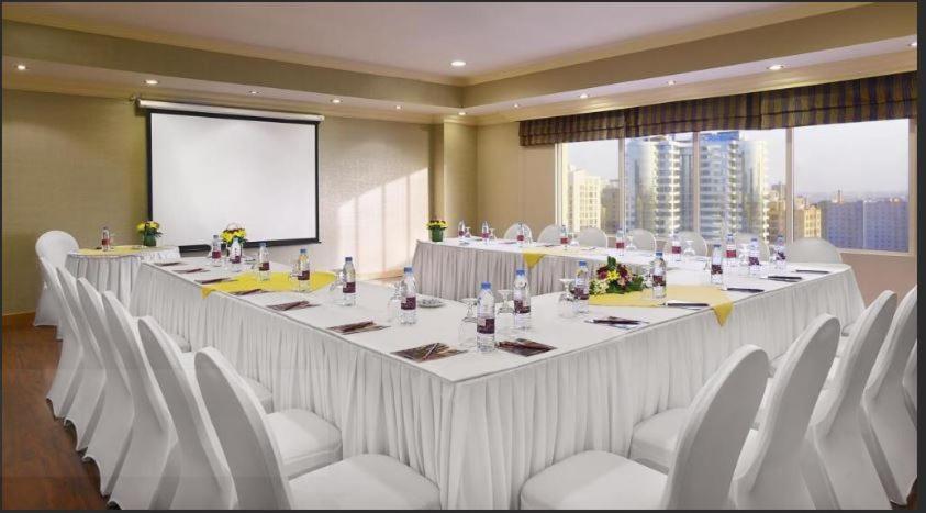 Al Safir Tower - Residence Al Manamah Esterno foto